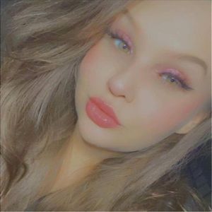 Meet your Posher, Savanah